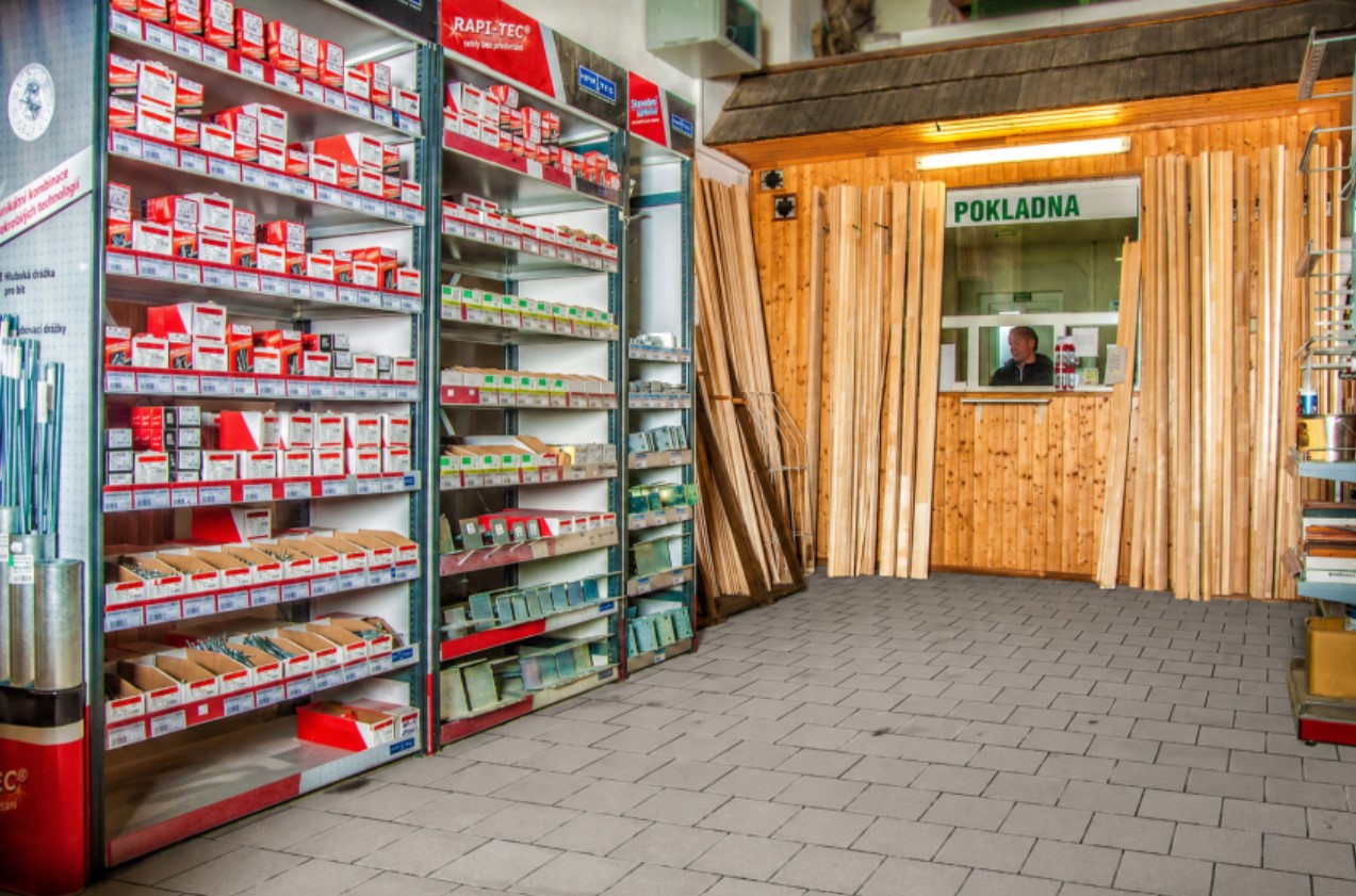 Vruty Rapi-Tec a spojovací materiál pro dřevěné konstrukce